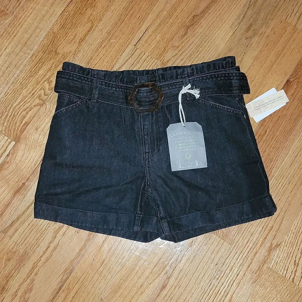 NWT Democracy High Rise Cuffed & Belted Jean Shorts Size 4 Black